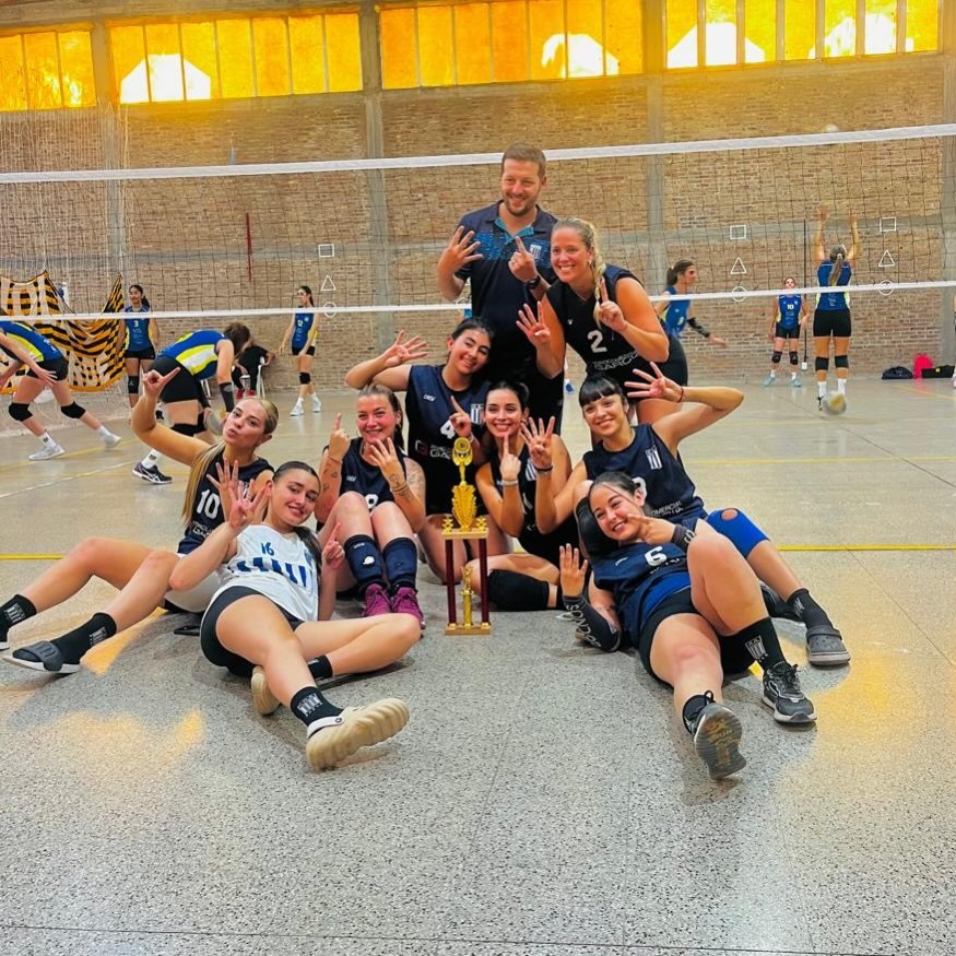 VOLEY: ARGENTINO GANÓLA COPA DE PLATA