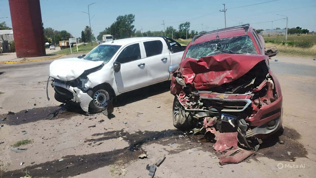 CHOQUE DE CAMIONETAS EN EL ACCESO OESTE DE LABORDE