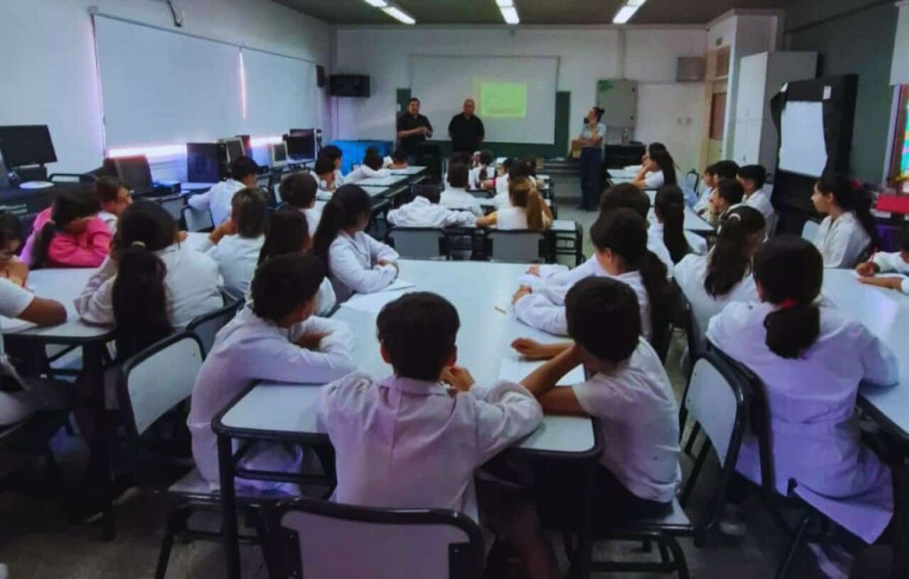 EDUCANDO SOBRE LA GESTIÓN DEL AGUA POTABLE