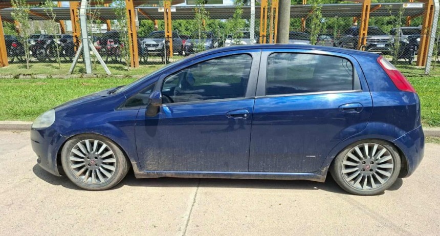 LA POLICÍA DETECTÓ UN AUTO ROBADO EN MONTE MAÍZ