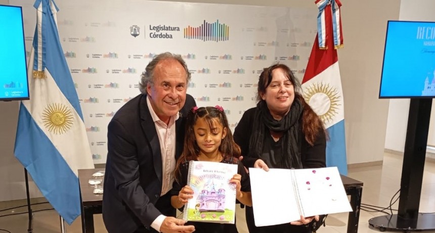 LA LEGISLATURA DISTINGUIÓ A NAHIARA ALBORNÓZ