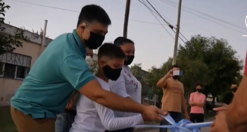 VECINOS AGRADECIDOS POR LA OBRA DE PAVIMENTO