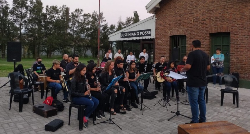 LA BANDA DE MONTE MAÍZ TOCÓ EN JUSTINIANO POSSE