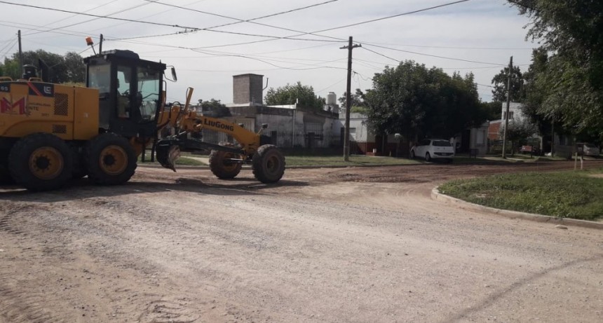 ARREGLOS TEMPORARIOS EN CALLE LAS MALVINAS
