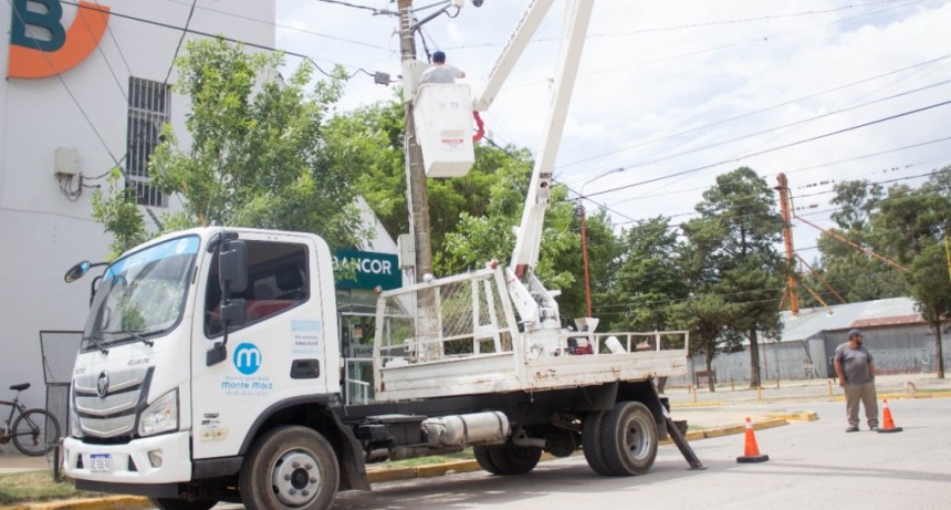 NUEVO CAMIÓN PARA ALUMBRADO PÚBLICO