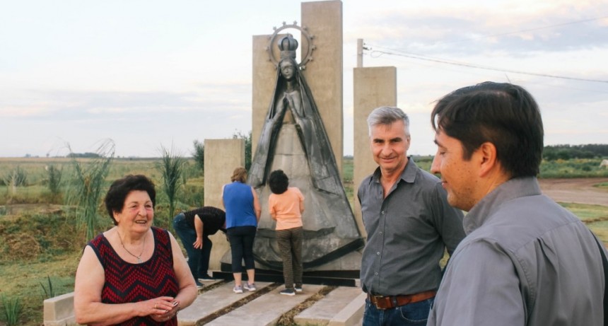 LA IMAGEN DE LA VIRGEN DE ITATÍ EN B° SANTA BÁRBARA