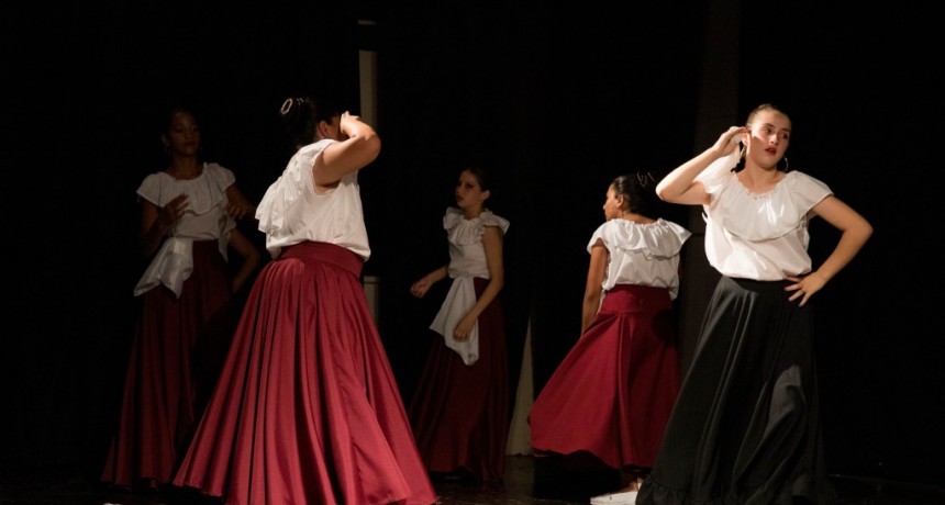 CIERRE DE AÑO DE LOS TALLERES DE DANZAS