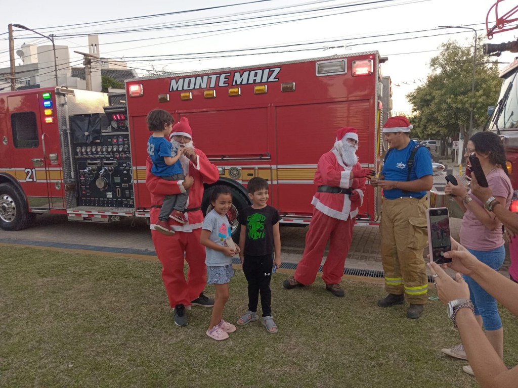 LA CARAVANA DE PAPÁ NOEL