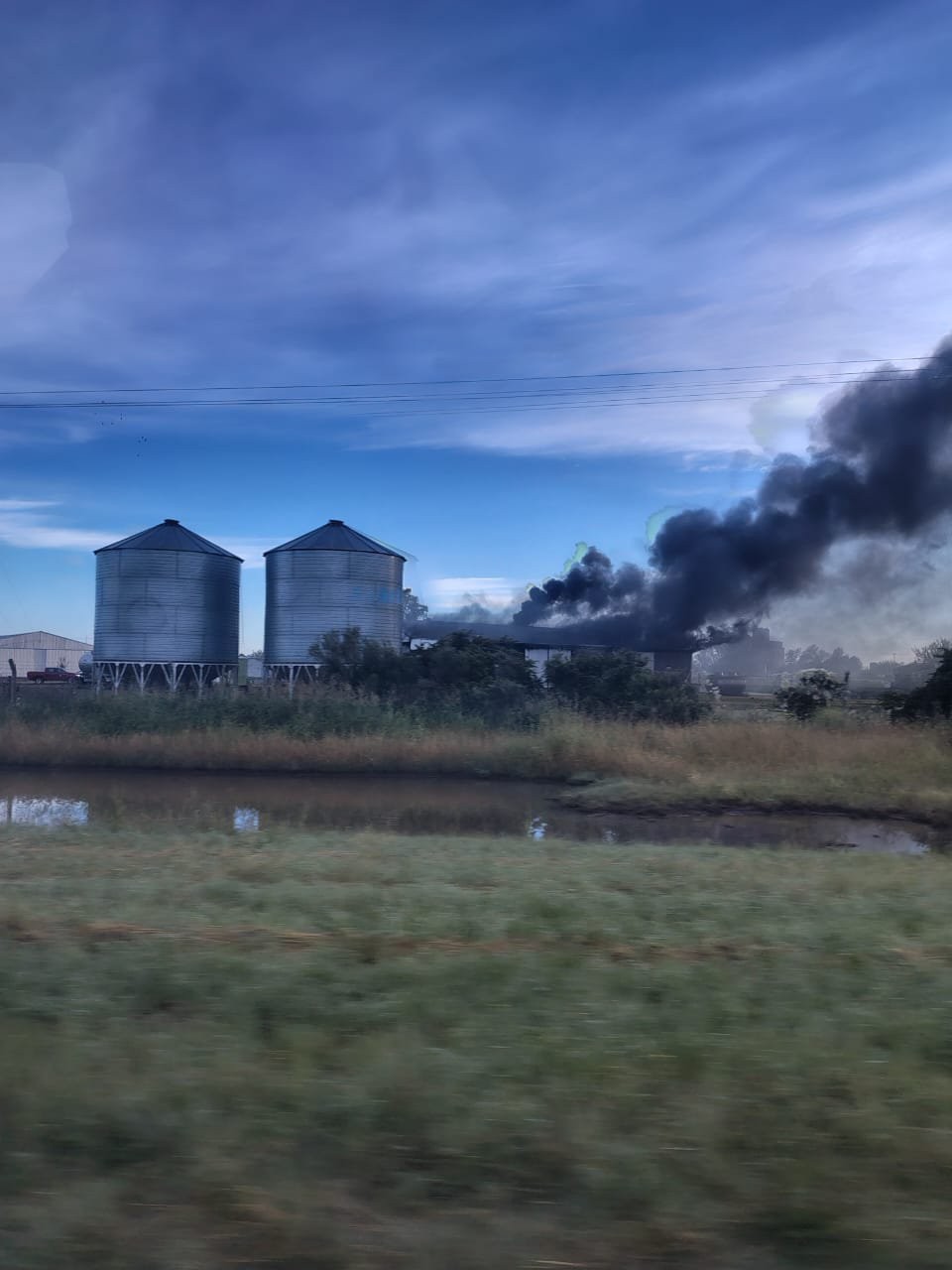 PASCANAS: INCENDIO DE MAGNITUD EN UN GALPÓN