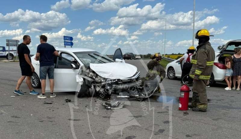 BELL VILLE: CHOQUE POR ALCANCE EN RUTA PROVINCIAL N°3