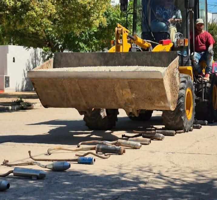 DESTRUCCIÓN DE CAÑOS DE ESCAPES EN LABORDE