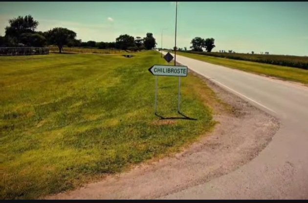 OBRA DE RIPIO EN CAMINO RURAL DE CHILIBROSTE